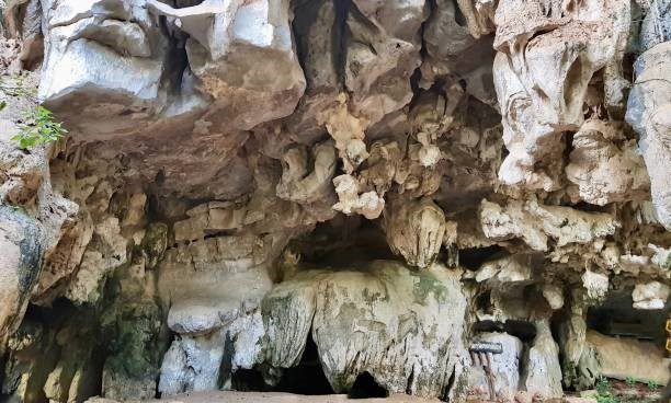DAY 9 – HADIBOO- HOQ CAVE – (HIKING TO HOQ CAVE) - DIHAMRI –  HADIBOO